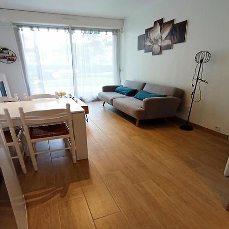 Simplistic Holiday Home In Grandcamp With Garden ภายนอก รูปภาพ
