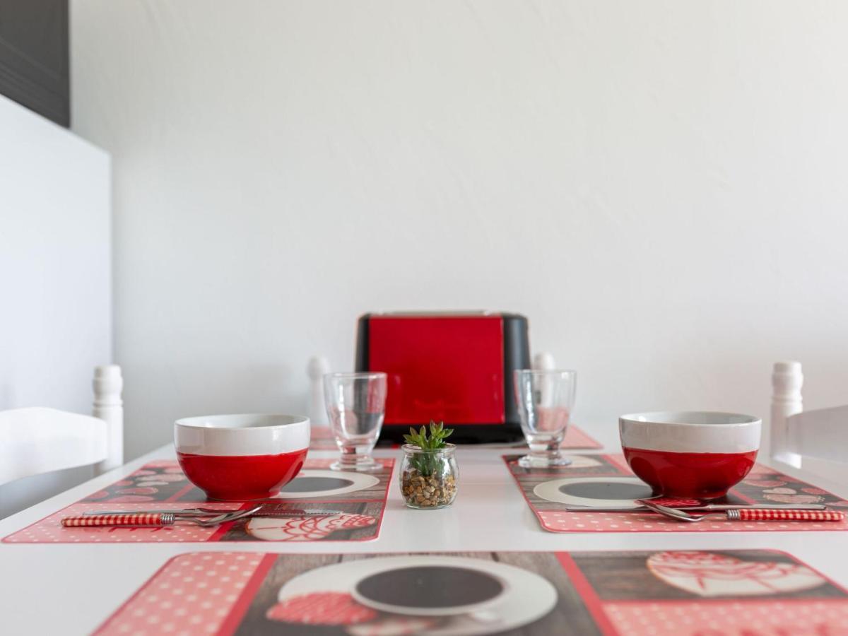 Simplistic Holiday Home In Grandcamp With Garden ภายนอก รูปภาพ