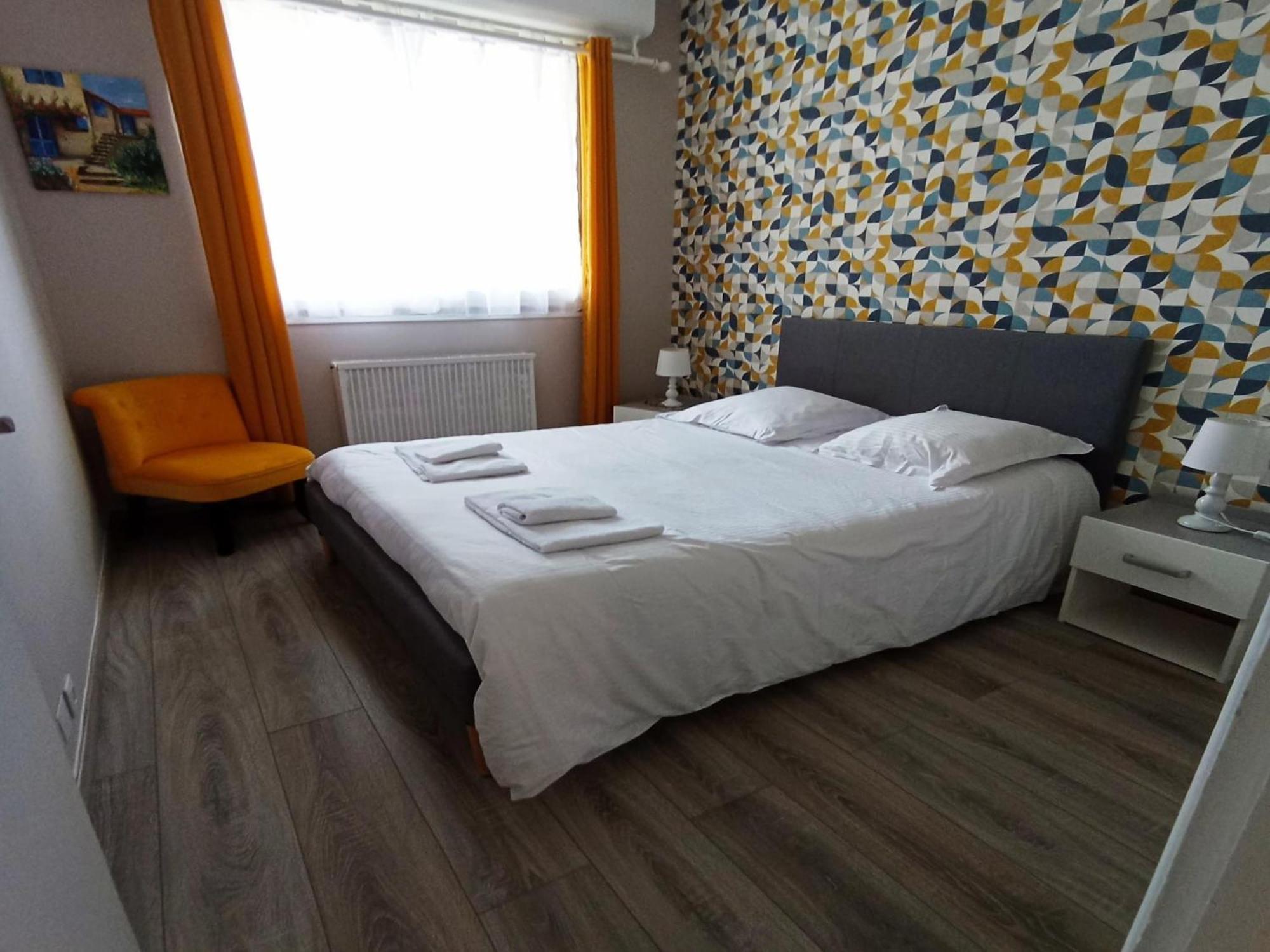 Simplistic Holiday Home In Grandcamp With Garden ภายนอก รูปภาพ